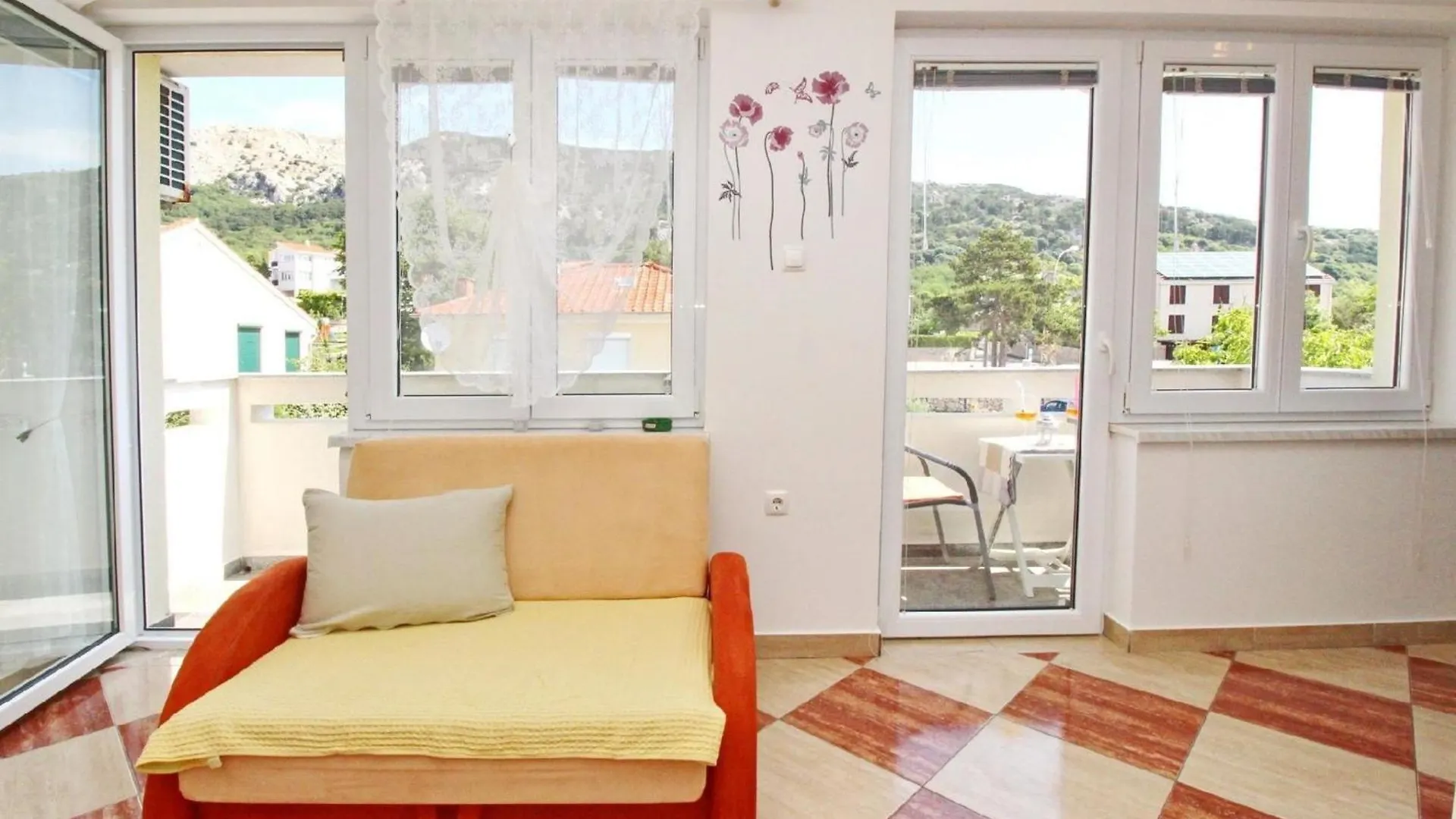 Modern Eingerichtete Apartment Ideal Fuer Junge Paaren Im Zentrum Von Baska 0*, Baska (Krk)