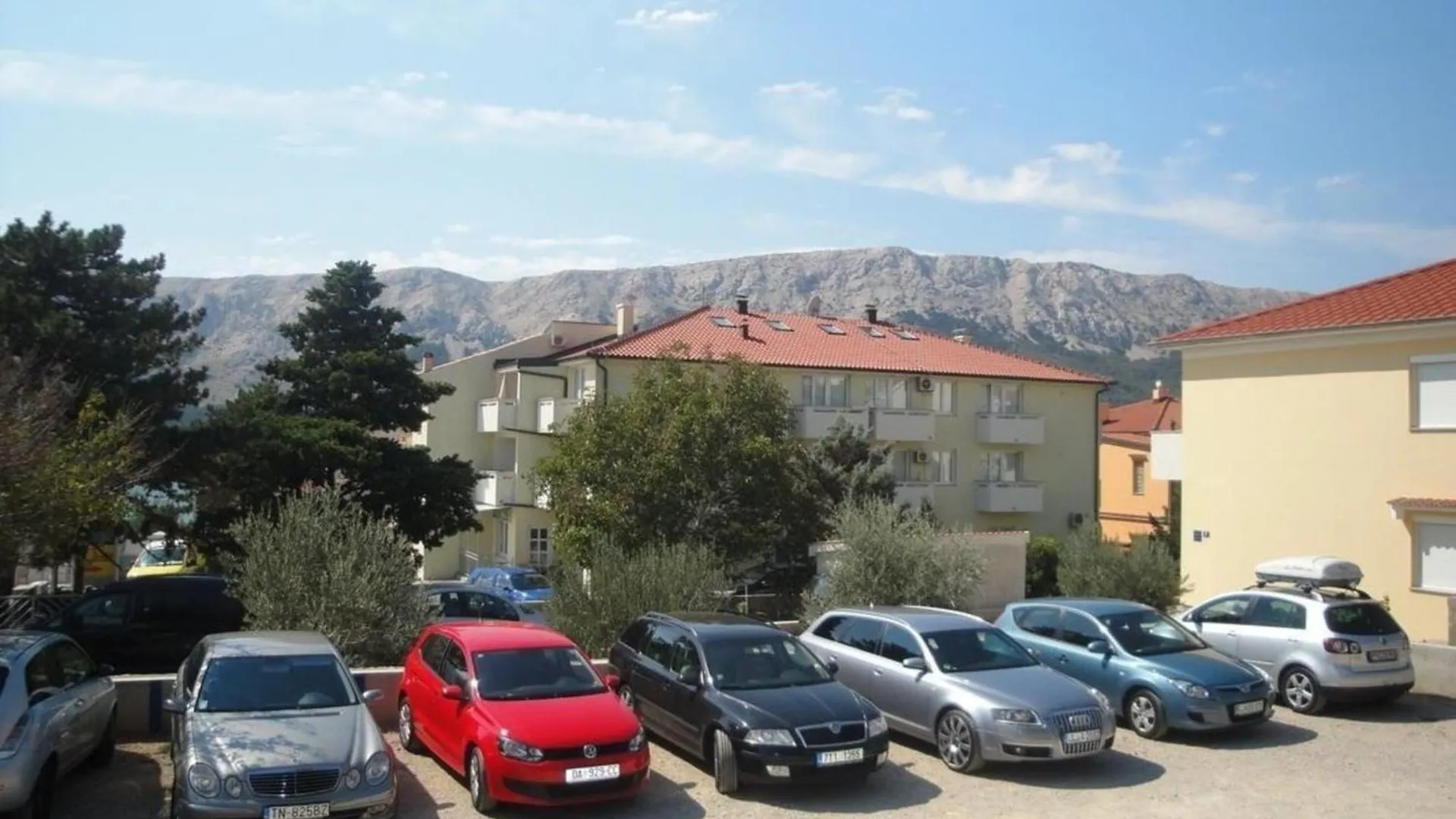 Modern Eingerichtete Apartment Ideal Fuer Junge Paaren Im Zentrum Von Baska Croatia