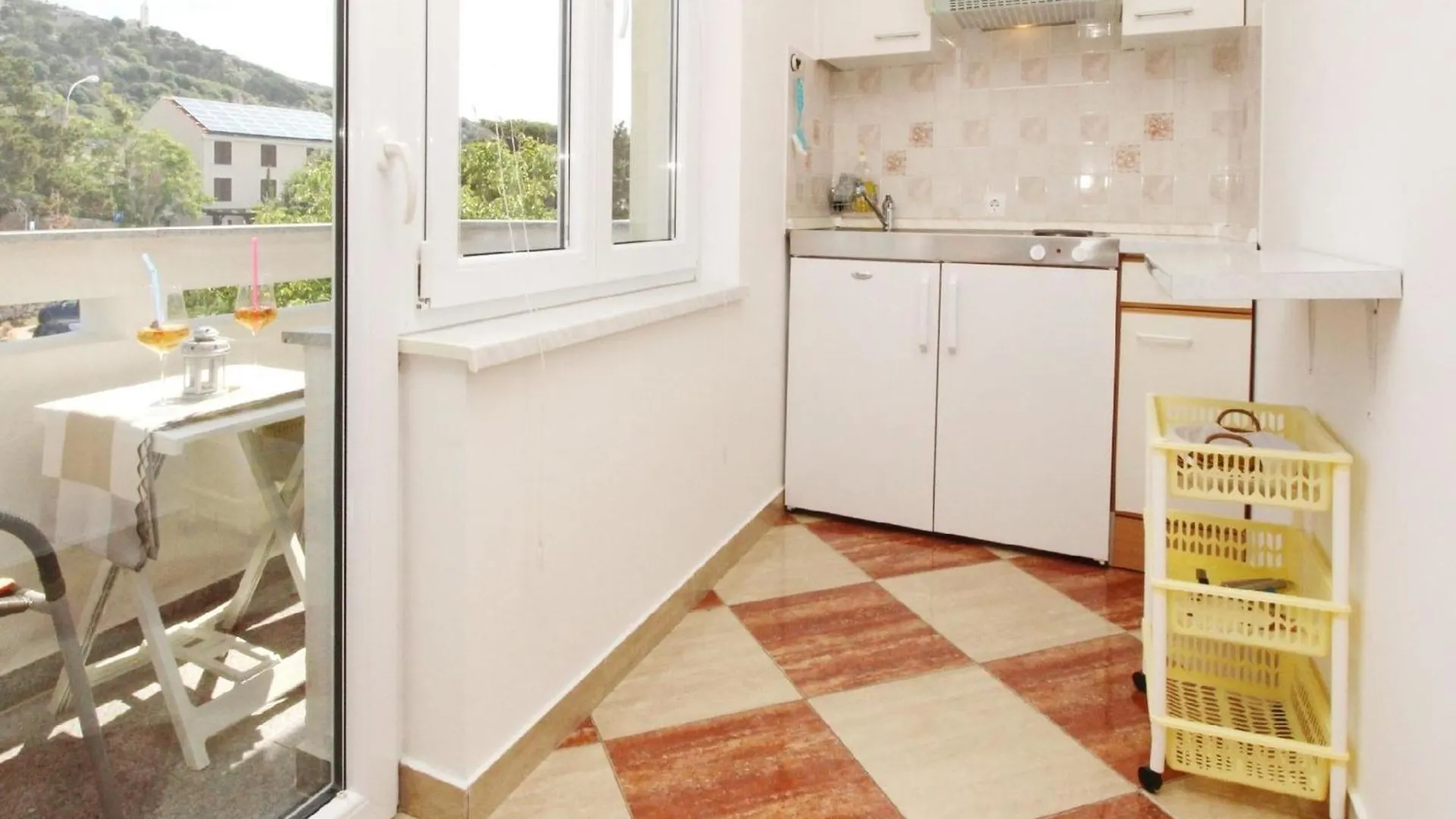 Modern Eingerichtete Apartment Ideal Fuer Junge Paaren Im Zentrum Von Baska Hırvatistan