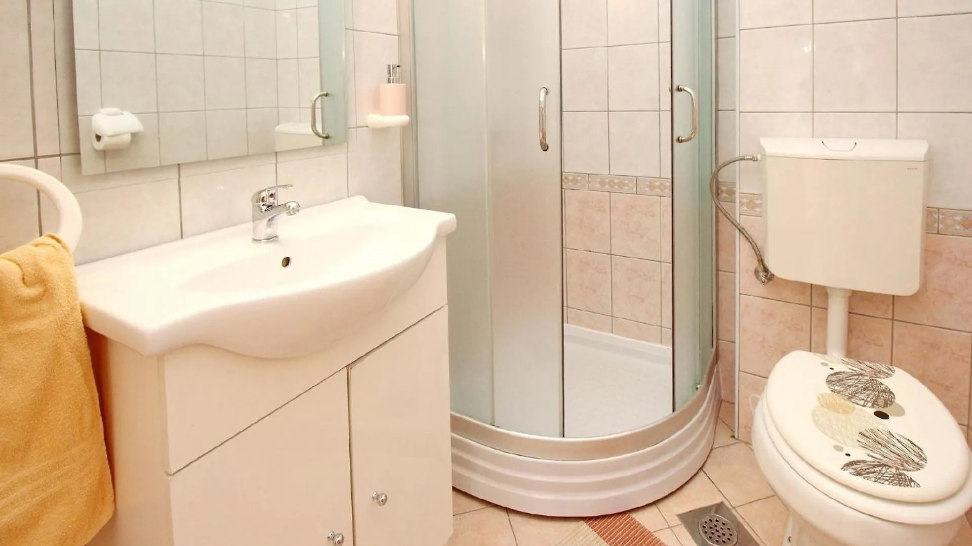 Modern Eingerichtete Apartment Ideal Fuer Junge Paaren Im Zentrum Von Baska